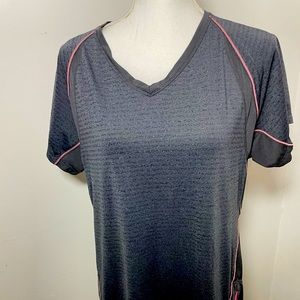 Ladies t shirt Kirkland XL athletic work out side zipper pocket short sl…